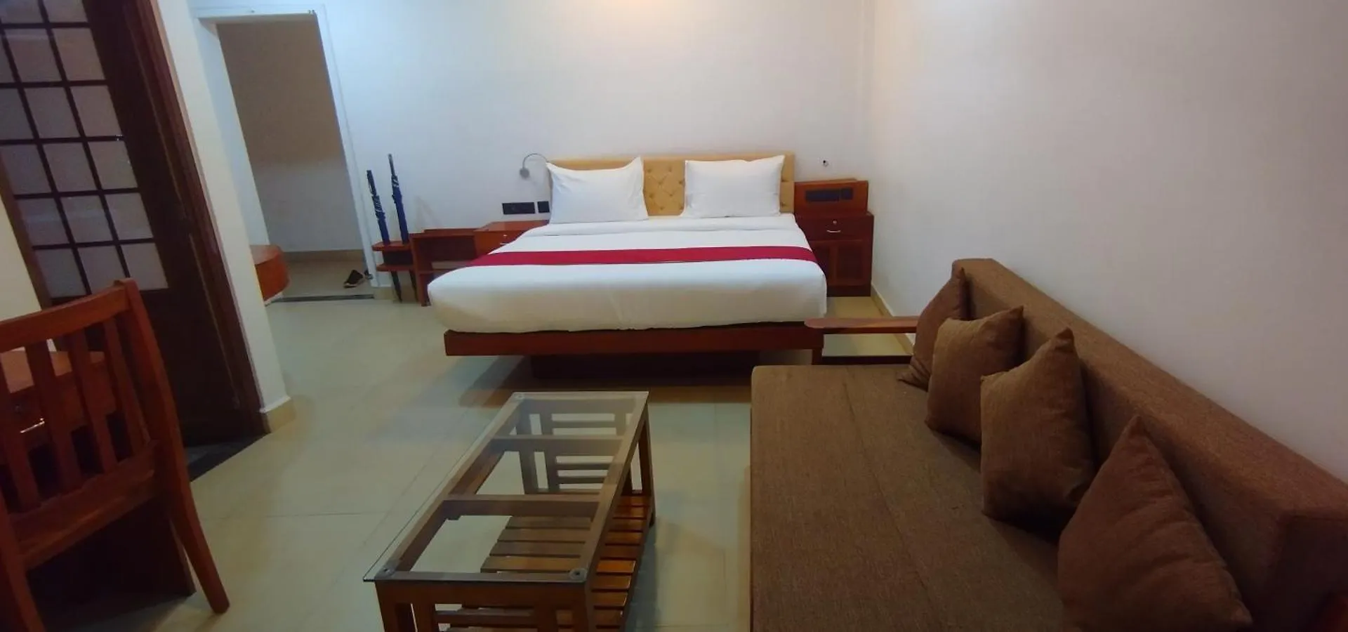 ホテル Thenmala Ecoresort Punalūr